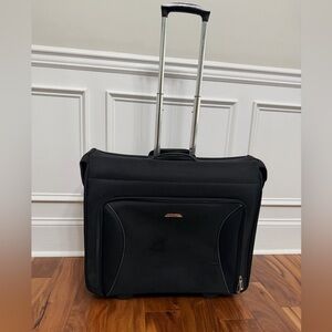 Leisure Vector 44" Wheeled Garment Bag Garment Bag, BLACK